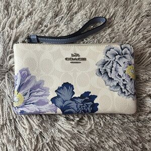 Coach Blue and Cream Floral Wristlet